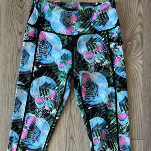 CVG Miami skulls capris xsmall